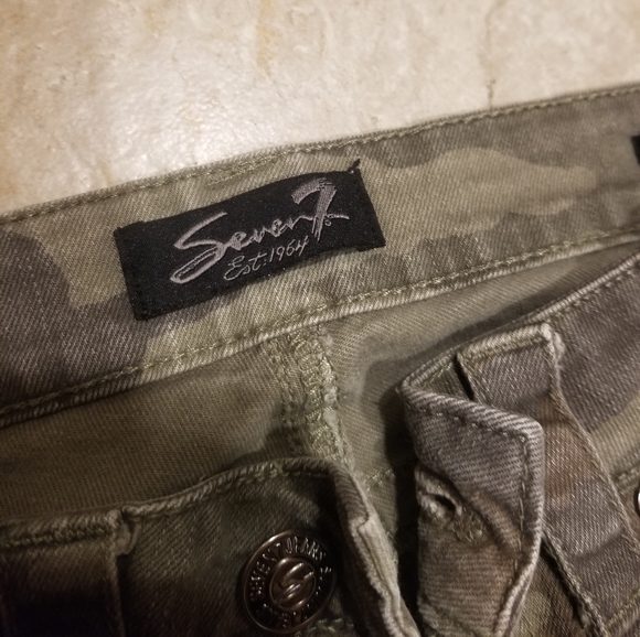 Seven7 camo skinny Jean's EUC size 6 - Picture 3 of 6